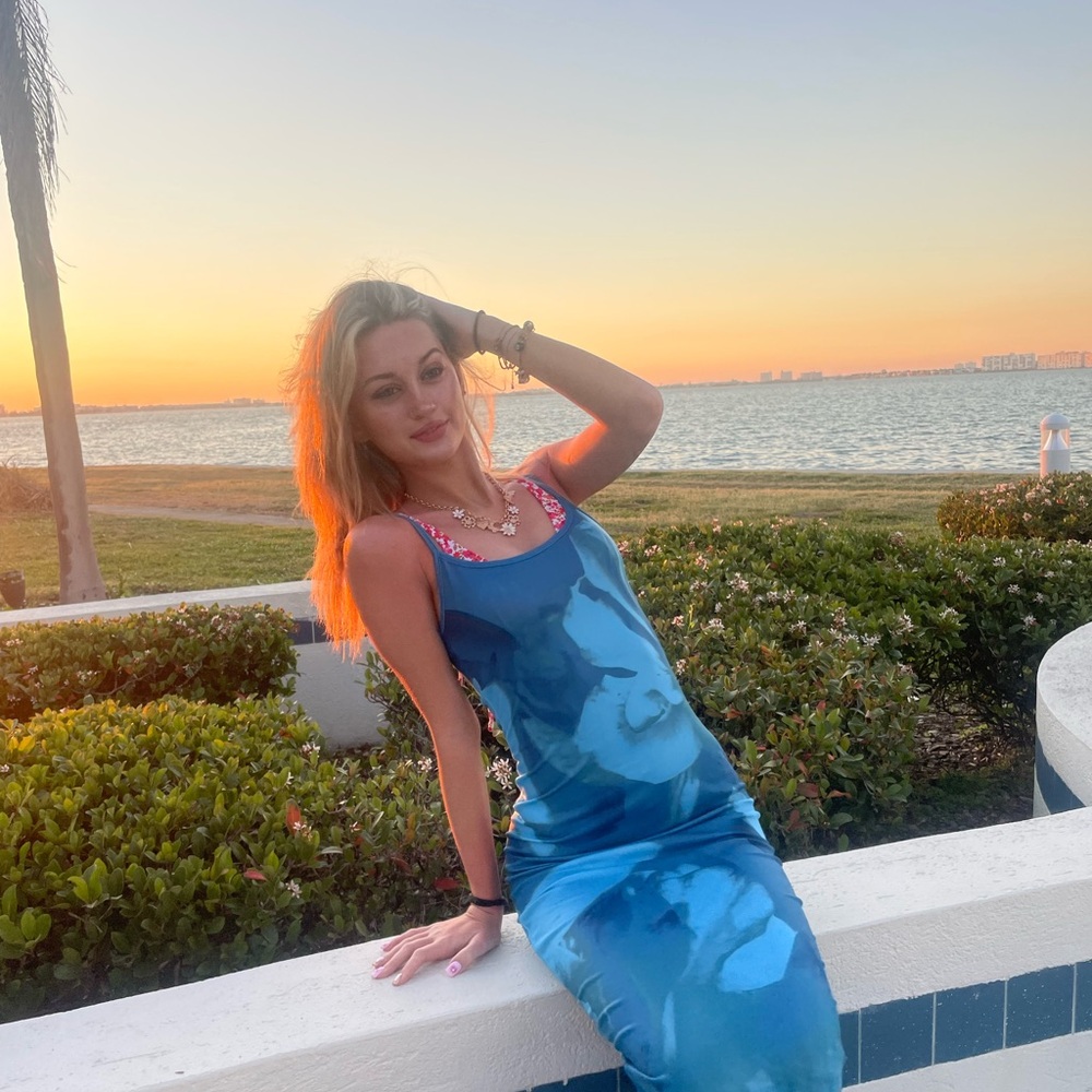 Meet your Posher, Claire